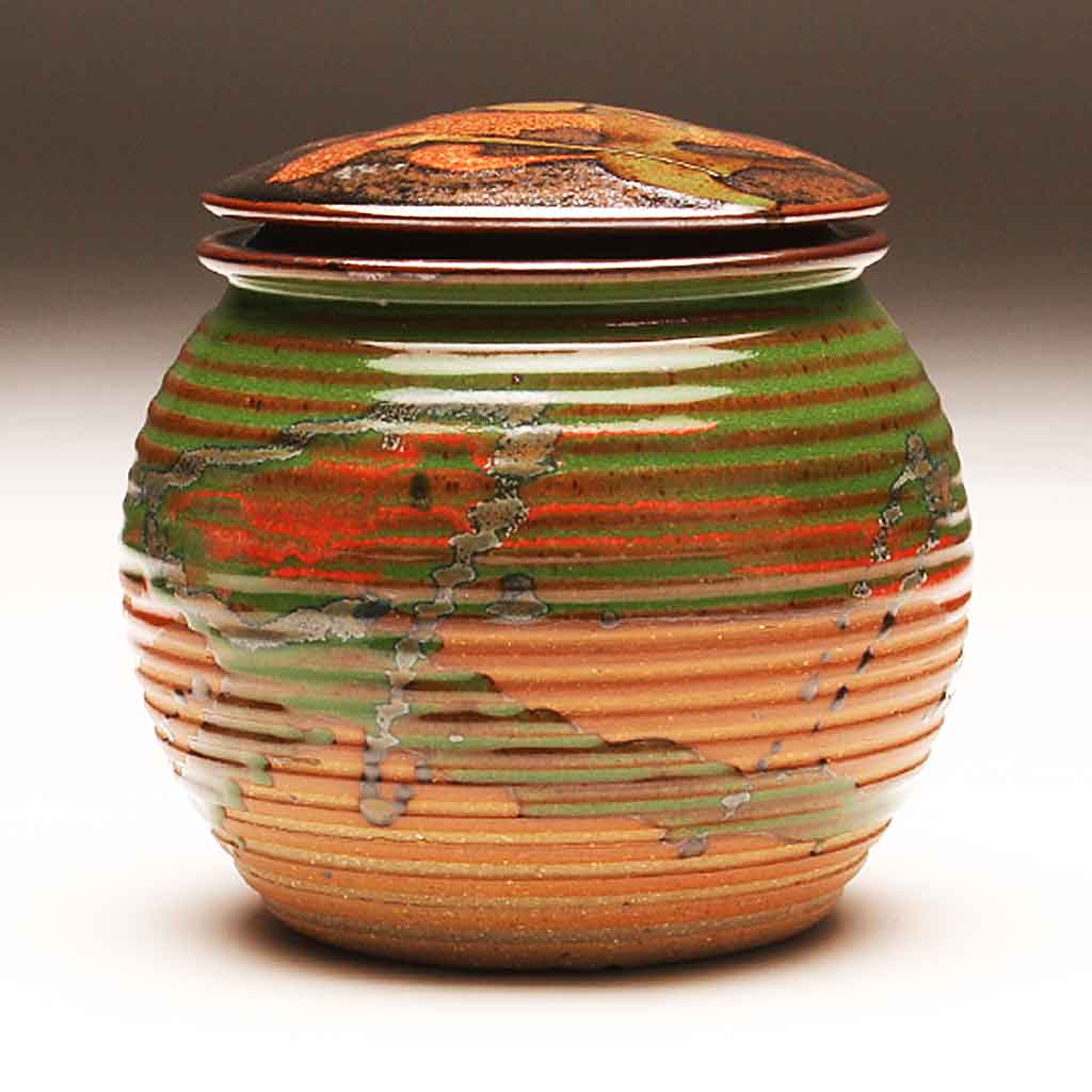 GH276 Medium Groovy Covered Jar