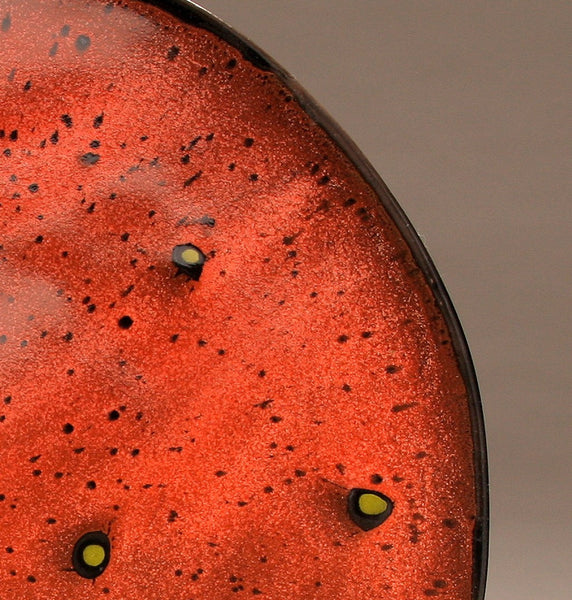 DH010 Extra Large 18" Platter Black and Red Spots