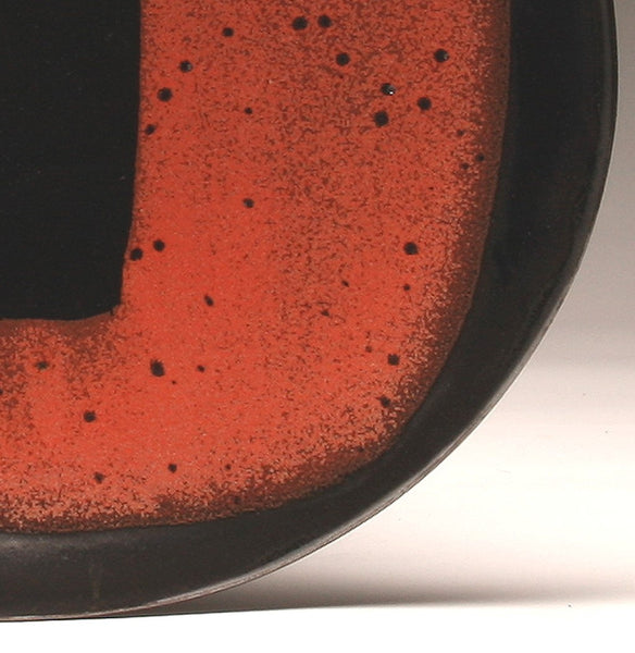 DH022 11" Black and Red "Portal" Platter