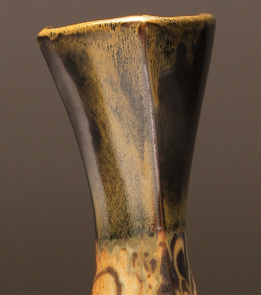 DH046 Pair of Spiral Tattoo Vases