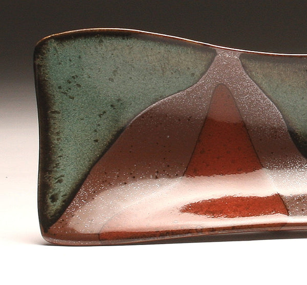 DH081 Relish Tray with Green and Deep Red Glazed Pattern