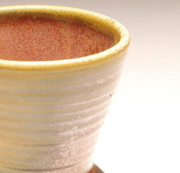 GH014 Spotted Vase
