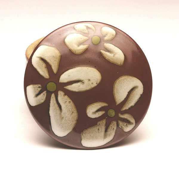 GH053 White Flower over Tenmoku Covered Box