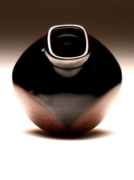 GH063 square bottle with black and red