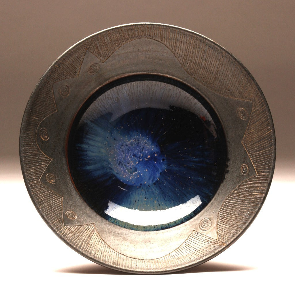 GH065 Large Flat Carved Rim Bowl