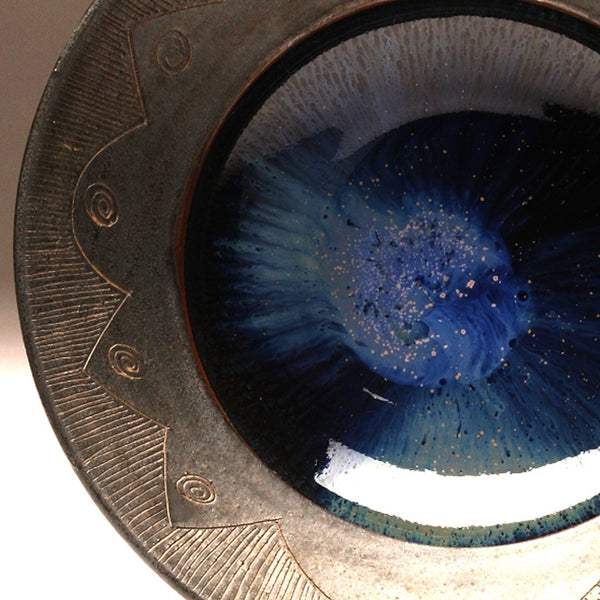 GH065 Large Flat Carved Rim Bowl