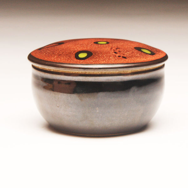 GH226 Covered box, red over tenmoku, red and chartreuse spots